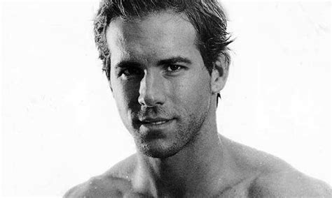 Ryan Reynolds Green Lantern Shirtless