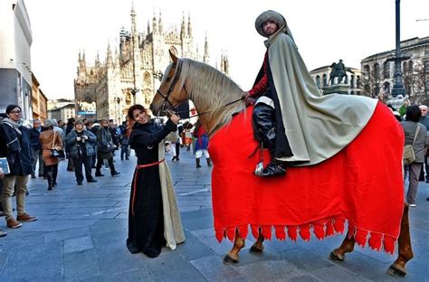 Milano In Centro Sfila Il Corteo Con Francesco Sforza Milano