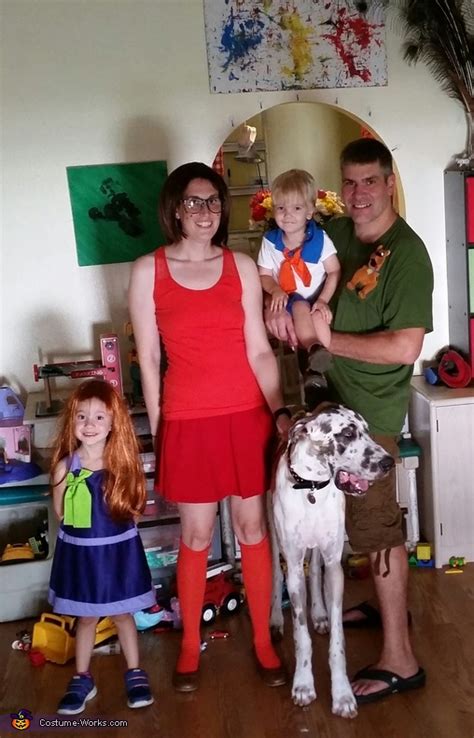 The Scooby Doo Gang Family Costume | Last Minute Costume Ideas