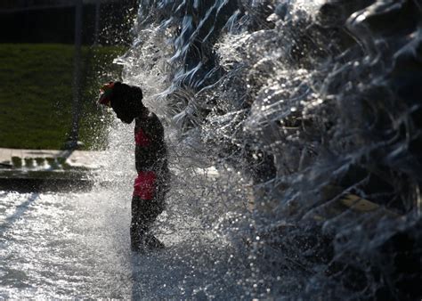 Heat Humidity Grips East Coast As Central Us Sees Reprieve Pbs News Weekend