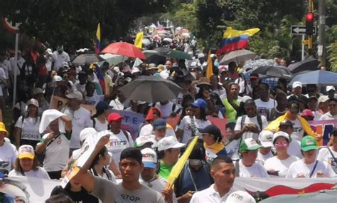 Miles Salen A Marchar En Colombia A Favor Del Gobierno De Gustavo Petro