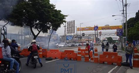 Bloqueo en avenida Petapa impacta en circulación vehicular Publinews