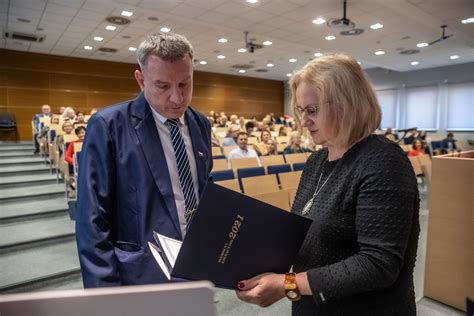 Nauczyciel Na Medal Wielka Gala W Krakowie Laureaci Odebrali Nagrody