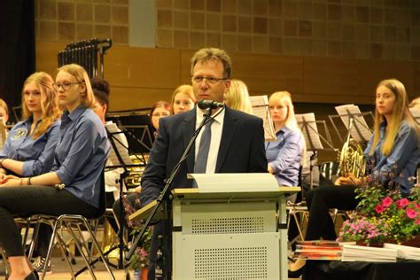 Unsere Abiturientinnen Und Abiturienten Gymnasium Stolzenau