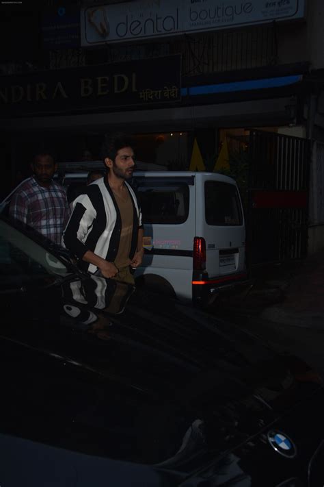 Kartik Aaryan Spotted At Bandra On Th Oct Kartik Aaryan