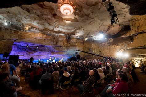 Vacation Guide | Cumberland Caverns