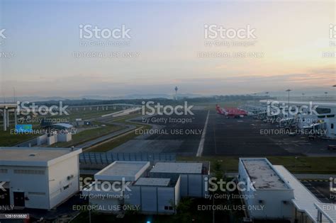 Kuala Lumpur International Airport Terminal 2 Stock Photo - Download ...