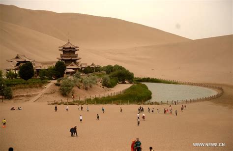 Oasis Scenic Spot In Gobi Desert Nw China China Org Cn