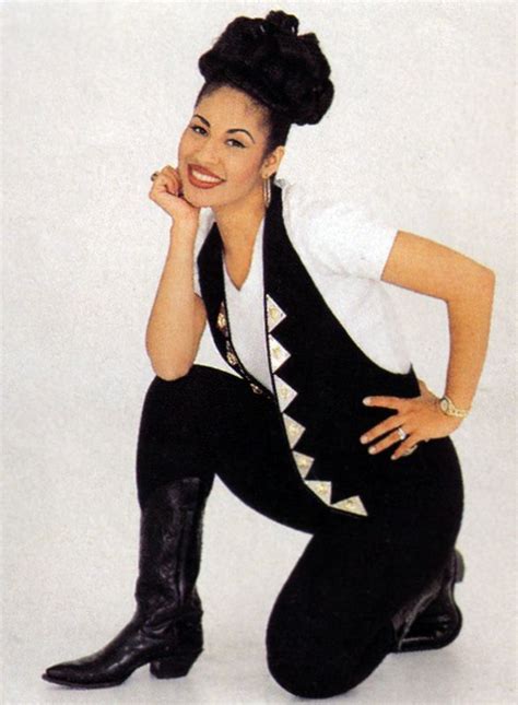 Was Selena Quintanilla A Fashion Designer