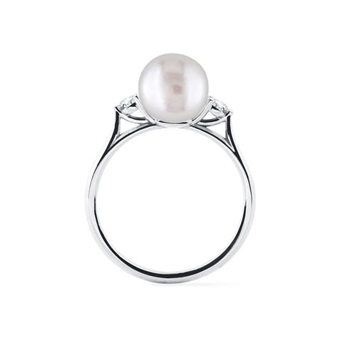 Pearl And Diamond White Gold Ring KLENOTA