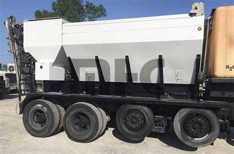 Used 2009 Cementech 10 Yard Volumetric Concrete Mixer Truck For Sale In