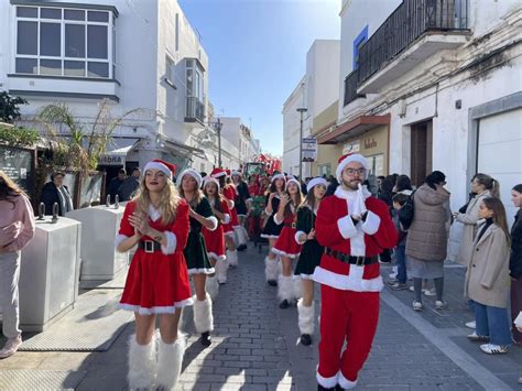 Santa Claus Llega A Rota Con Su Pasacalles Para Recoger Las Cartas De