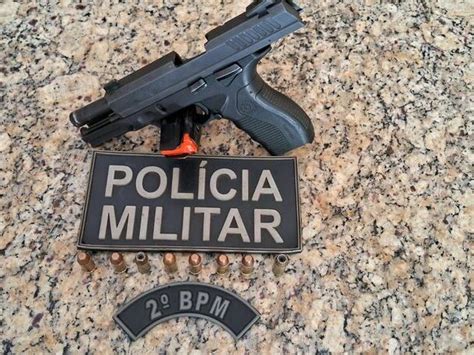 Polícia Militar Prende Dupla De Assaltantes E Apreende Arma De Fogo Em