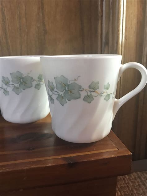 SET OF 4 VINTAGE CORELLE CALLAWAY IVY SWIRL COFFEE MUGS TEA CUPS