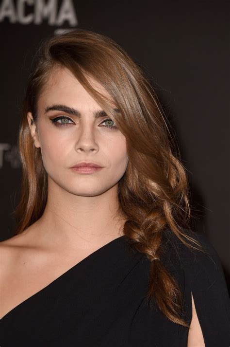 Cara Delevingne Now Has Brown Hair See Her New Look Cara Delevingne