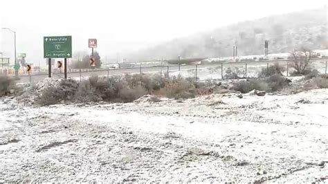 Light snow blankets parts of 5 Freeway over Grapevine - ABC7 Los Angeles