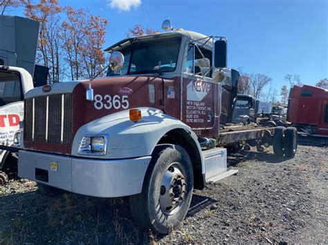 2004 Peterbilt 330 Tpi