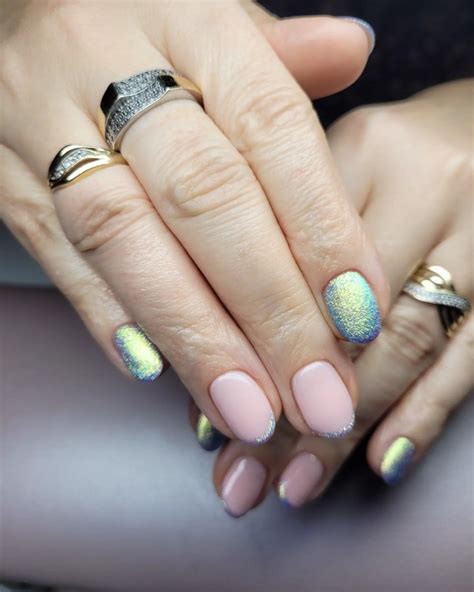 Modny manicure na zimę 2024 paznokcie z brokatem Gazeta Pomorska