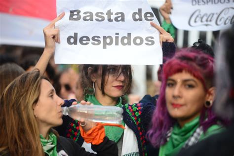 Corte de calles y marcha en Corrientes y Callao la Policía intenta