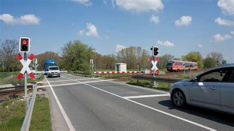 √99以上 Warning Signs Level Crossing With Barrier Sign 151944 Saesipjosysgh