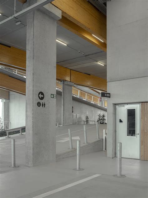 We explain how to use the artington park and ride system 32