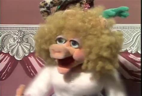 Yarn Fozzie The Muppet Show 1976 S03e10 Marisa Berenson