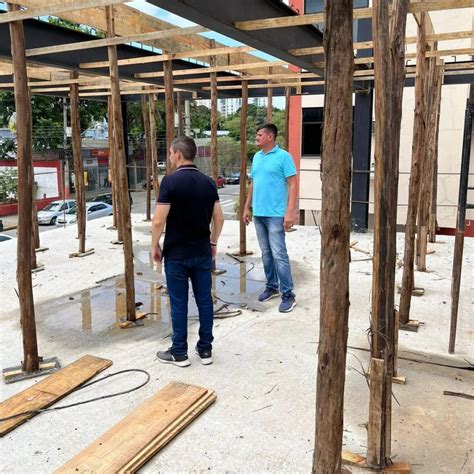 Diogo E O Secret Rio De Sa De Visitam Canteiro Das Obras De Constru O