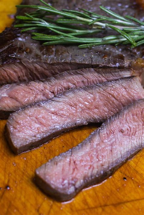 Sous Vide Sirloin Steak {Perfect Sirloin Steak Recipe}