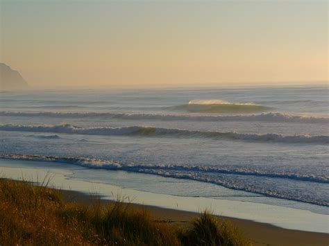 Wainui Beach - Pines Surf Photo by Rob Davies | 7:08 am 9 Feb 2013