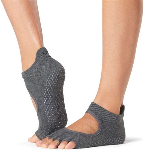 Toesox Womens Bellarina Half Toe Grip Yoga Pilates Barre Toe Socks Amazonca Sports And Outdoors