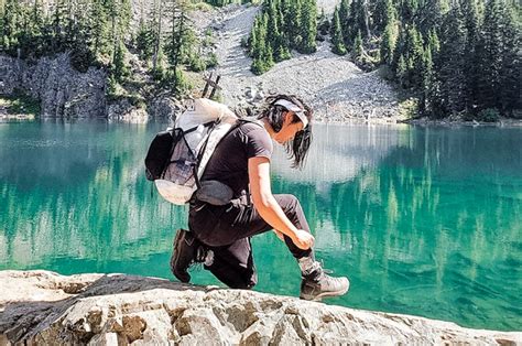 "Hiking in Washington State: A Beginner's Guide" - Wear Wül