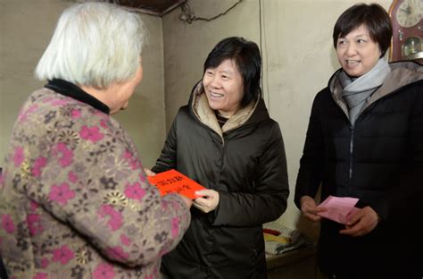 沈跃跃：推进巾帼脱贫工作 带领更多妇女脱贫致富新闻中心中国网