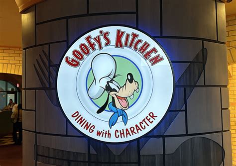 Breakfast at Goofy’s Kitchen | Disney Alumni Club - The official club of Disneyland Park Members