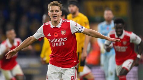 Wolves 0 2 Arsenal Odegaard Brace Keeps Gunners Top Of The Tree At