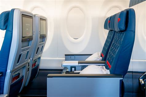 Delta One Business Class vs Delta First Class [2022]