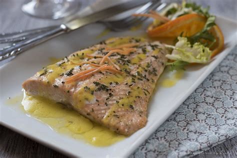 Filetti Di Salmone In Salsa All Arancia