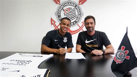 Corinthians acerta renovação contratual do atacante Pedro