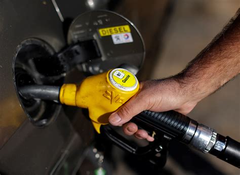 Europe's six-month diesel spread hits a record high above $500/T | Reuters