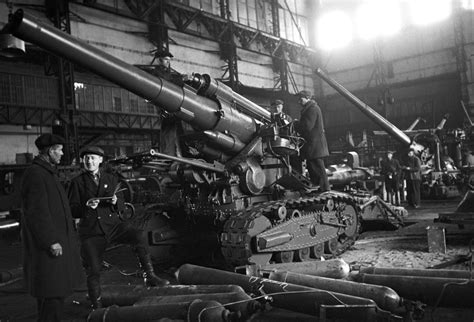 Soviet 203 Mm B 4 Howitzer In A Leningrad Factory 1280x871 R