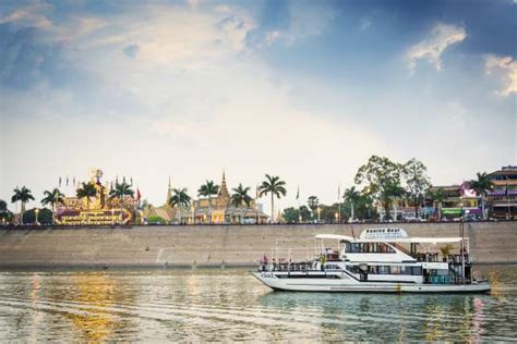 A Lovely Sunset Cruise While Enjoying A Drink From An Impressive List