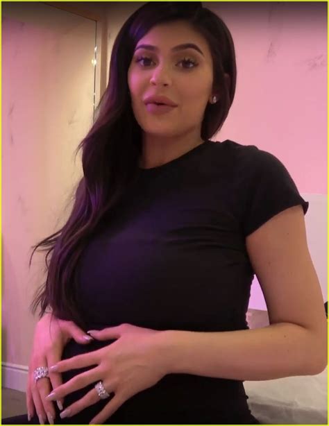 Kylie Jenner Spotted For First Time Since Giving Birth Photo 1139153