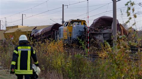 Nrw G Terzug Zwischen K Ln Und Aachen Entgleist Drei Verletzte Der