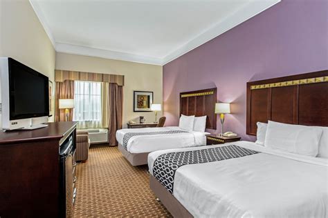 La Quinta Inn & Suites by Wyndham Cleburne | Cleburne, TX Hotels