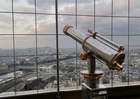 Paris Guidet tur i Eiffeltårnet med adgang til topmødet GetYourGuide