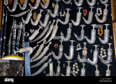 Daggers Yemen Hi Res Stock Photography And Images Alamy