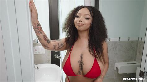 ADVOREE Advoree Wants Her Snack1728334942 Porn Pic