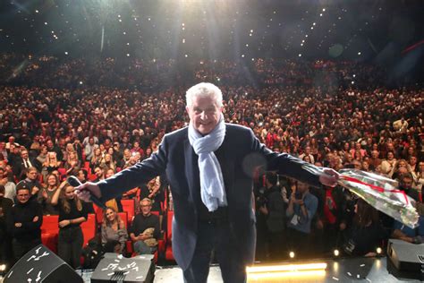 Photo Exclusif Claude Lelouch reçoit son gâteau pour ses 85 ans