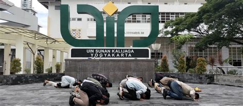 Menang Gugatan Sema Uin Suka Lakukan Sujud Syukur Nolesa