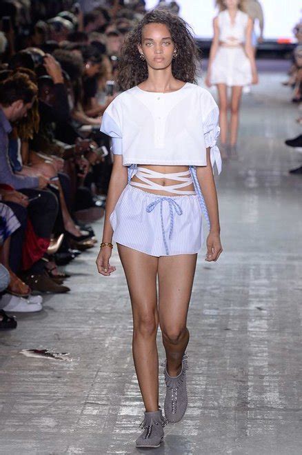 Những màu son nude thời thượng tại NYFW 2017 ELLE VN