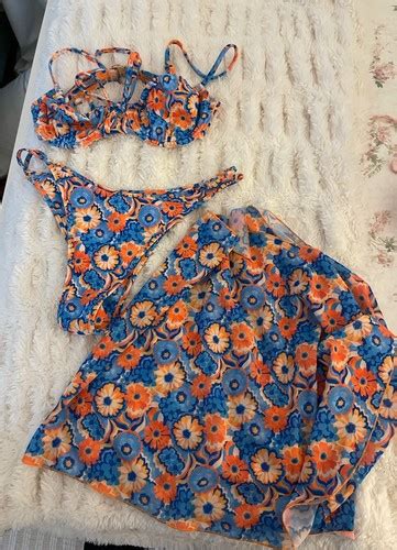 Kulani Kinis Bikini Set Sarong Underwire Top Sz Small Bottom Size